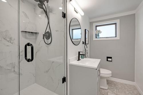 403 Tuck Drive, Burlington, ON - Indoor Photo Showing Bathroom