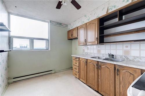 700 Dynes Road|Unit #1214, Burlington, ON - Indoor Photo Showing Kitchen With Double Sink