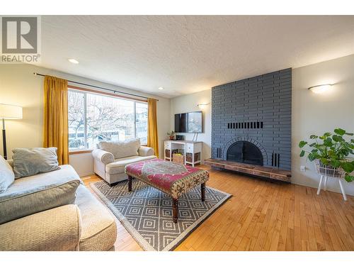 4210 15 Avenue, Vernon, BC - Indoor Photo Showing Living Room With Fireplace