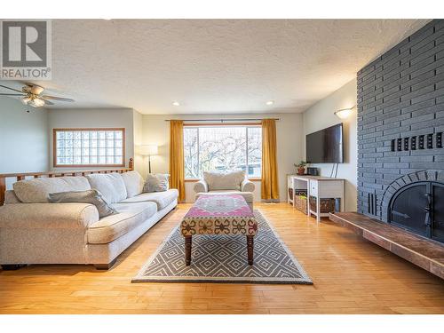 4210 15 Avenue, Vernon, BC - Indoor Photo Showing Living Room With Fireplace