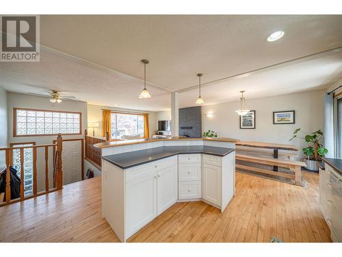 4210 15 Avenue, Vernon, BC - Indoor