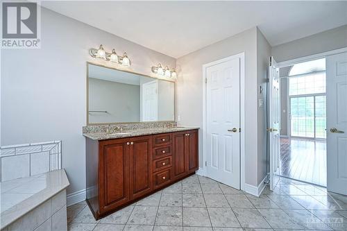 Ensuite - 38 Knudson Drive, Ottawa, ON - Indoor