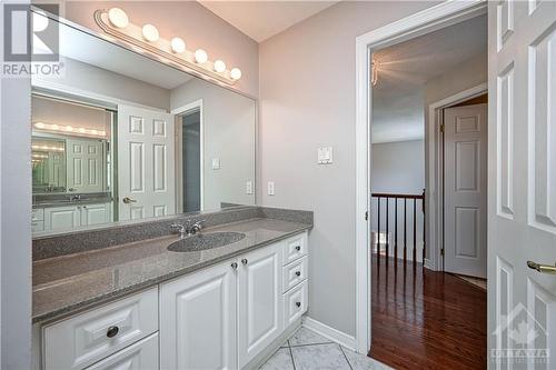 Bath 2 - 38 Knudson Drive, Ottawa, ON - Indoor Photo Showing Bathroom