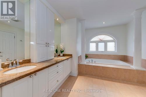 2316 Delnice Drive, Oakville, ON - Indoor Photo Showing Bathroom