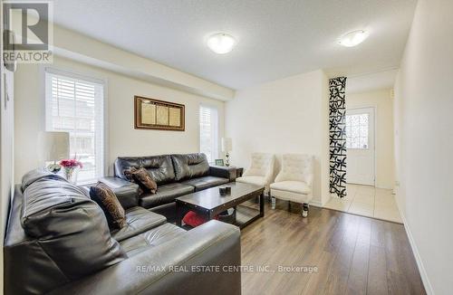 119 Gillespie Drive, Brantford, ON - Indoor Photo Showing Living Room