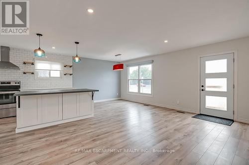 7 Garside Avenue S, Hamilton, ON - Indoor