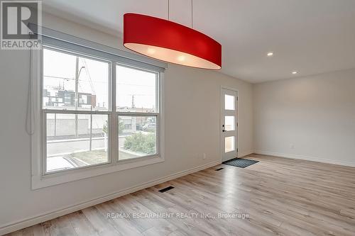 7 Garside Avenue S, Hamilton, ON - Indoor Photo Showing Other Room