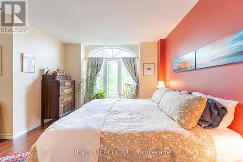 10 Montebello Court, Hamilton, ON - Indoor Photo Showing Bedroom