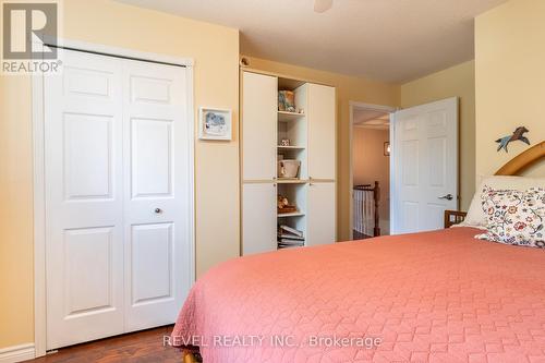 10 Montebello Court, Hamilton, ON - Indoor Photo Showing Bedroom