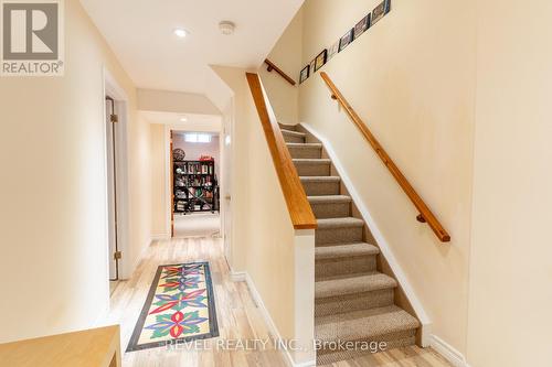 10 Montebello Court, Hamilton, ON - Indoor Photo Showing Other Room