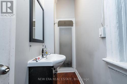 265 Sherbrooke Street, Peterborough (Downtown), ON - Indoor Photo Showing Bathroom