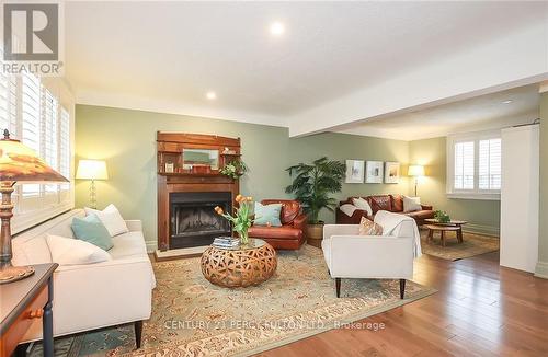 174 Louth Street, St. Catharines, ON - Indoor Photo Showing Living Room With Fireplace