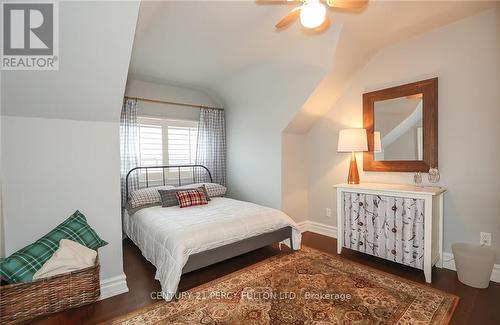 174 Louth Street, St. Catharines, ON - Indoor Photo Showing Bedroom