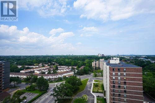 1604 - 3170 Kirwin Avenue, Mississauga, ON - Outdoor With View
