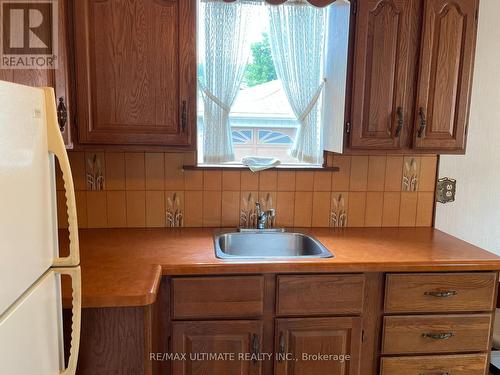 14 Hawkins Drive, Toronto (Brookhaven-Amesbury), ON - Indoor Photo Showing Kitchen