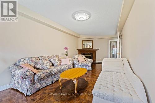 5100 Fallingbrook Drive, Mississauga, ON - Indoor Photo Showing Living Room