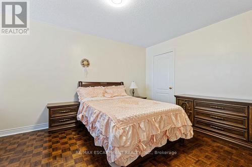 5100 Fallingbrook Drive, Mississauga, ON - Indoor Photo Showing Bedroom