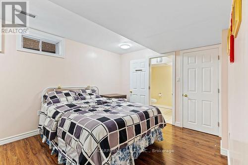 5100 Fallingbrook Drive, Mississauga, ON - Indoor Photo Showing Bedroom