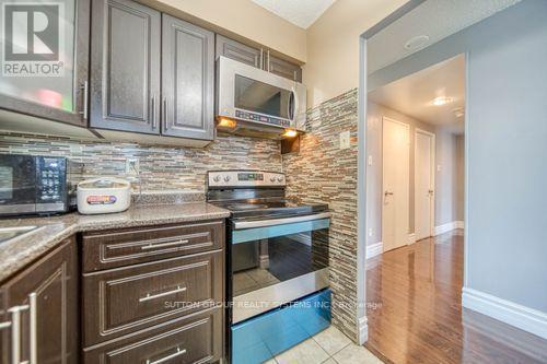 307 - 2901 Kipling Avenue, Toronto, ON - Indoor Photo Showing Kitchen