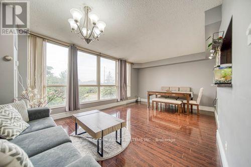 307 - 2901 Kipling Avenue, Toronto, ON - Indoor Photo Showing Living Room