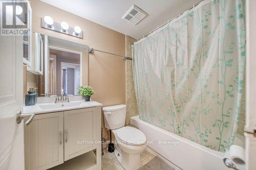 307 - 2901 Kipling Avenue, Toronto (Mount Olive-Silverstone-Jamestown), ON - Indoor Photo Showing Bathroom