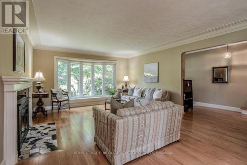 674 Holt Drive, Burlington, ON - Indoor Photo Showing Living Room With Fireplace