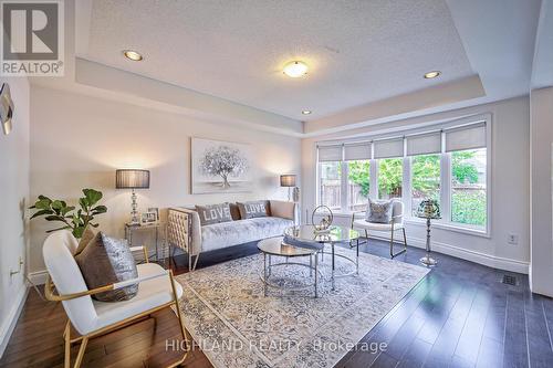 3193 Bunkerhill Place, Burlington, ON - Indoor Photo Showing Living Room