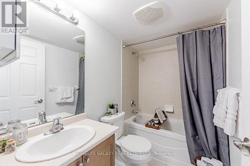 1507 - 68 Grangeway Avenue, Toronto, ON - Indoor Photo Showing Bathroom