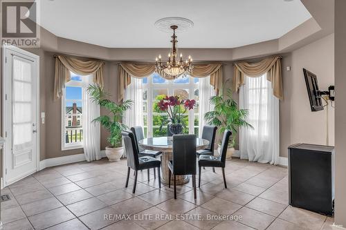 123 Carisbrooke Circle, Aurora (Bayview Southeast), ON - Indoor Photo Showing Dining Room