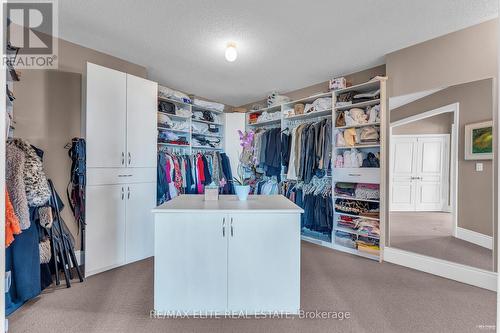 123 Carisbrooke Circle, Aurora (Bayview Southeast), ON - Indoor With Storage