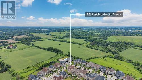 123 Carisbrooke Circle, Aurora (Bayview Southeast), ON - Outdoor With View