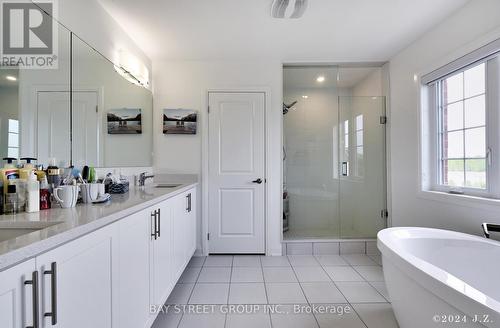 42 Marlene Johnston Drive, East Gwillimbury (Holland Landing), ON - Indoor Photo Showing Bathroom