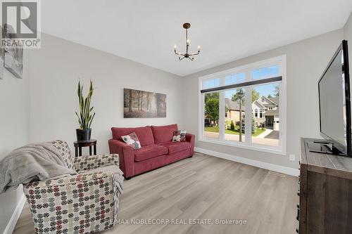 80 Allegra Drive, Wasaga Beach, ON - Indoor Photo Showing Living Room