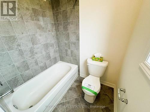 51 Sanford Circle, Springwater (Centre Vespra), ON - Indoor Photo Showing Bathroom