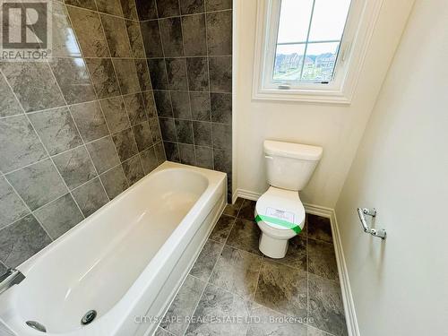 51 Sanford Circle, Springwater (Centre Vespra), ON - Indoor Photo Showing Bathroom