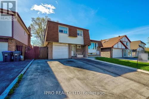 3338 Brandon Gate Drive, Mississauga, ON - Outdoor With Facade