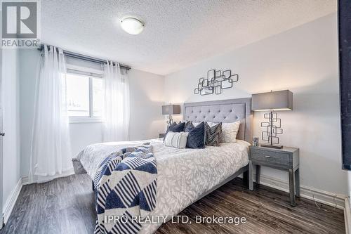 3338 Brandon Gate Drive, Mississauga, ON - Indoor Photo Showing Bedroom