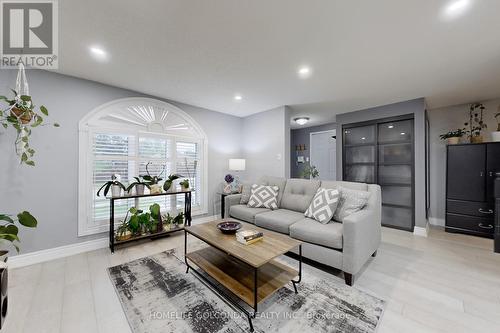 133 Hanmer Street W, Barrie, ON - Indoor Photo Showing Living Room