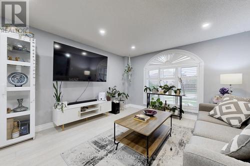 133 Hanmer Street W, Barrie, ON - Indoor Photo Showing Living Room