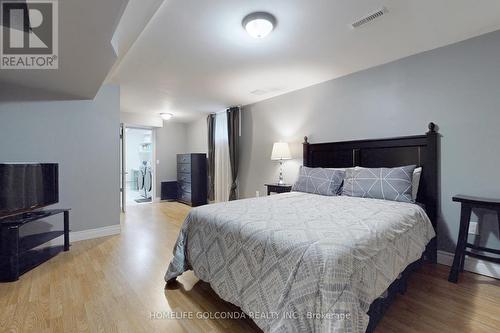 133 Hanmer Street W, Barrie, ON - Indoor Photo Showing Bedroom