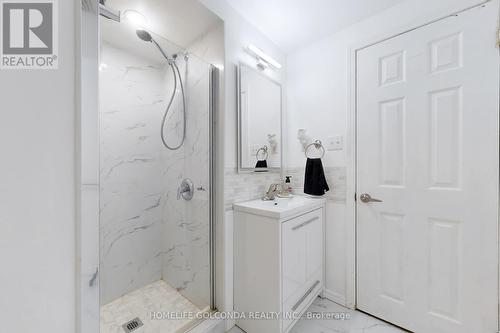 133 Hanmer Street W, Barrie, ON - Indoor Photo Showing Bathroom
