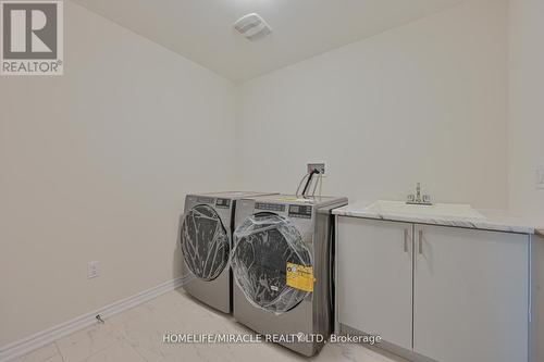 25 Camino Real Drive, Caledon, ON - Indoor Photo Showing Laundry Room