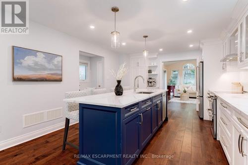 55 Culham Street, Oakville, ON - Indoor Photo Showing Kitchen With Upgraded Kitchen