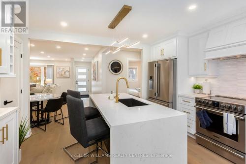 963 Sanford Drive, Burlington (Lasalle), ON - Indoor Photo Showing Kitchen With Upgraded Kitchen