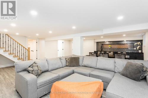 963 Sanford Drive, Burlington (Lasalle), ON - Indoor Photo Showing Living Room