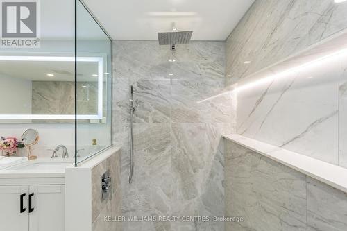 963 Sanford Drive, Burlington (Lasalle), ON - Indoor Photo Showing Bathroom