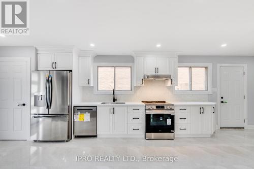 2628 Council Ring Road, Mississauga, ON - Indoor Photo Showing Kitchen