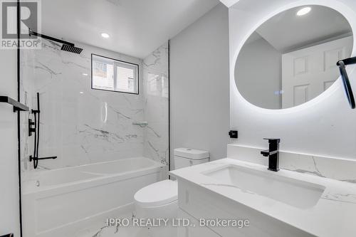 2628 Council Ring Road, Mississauga, ON - Indoor Photo Showing Bathroom