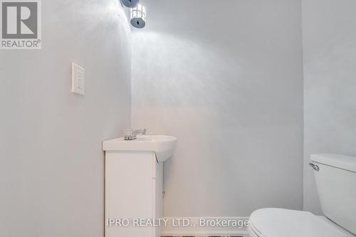 2628 Council Ring Road, Mississauga, ON - Indoor Photo Showing Bathroom