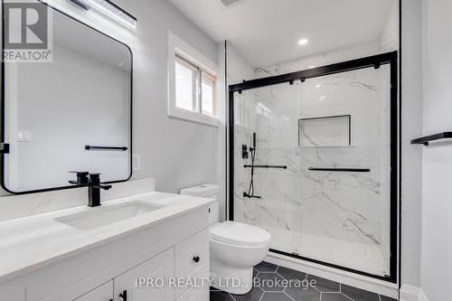 2628 Council Ring Road, Mississauga, ON - Indoor Photo Showing Bathroom